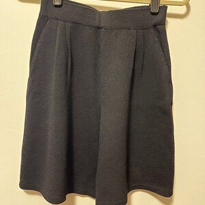 St John Basics Black shorts, Santana knit Sz 4